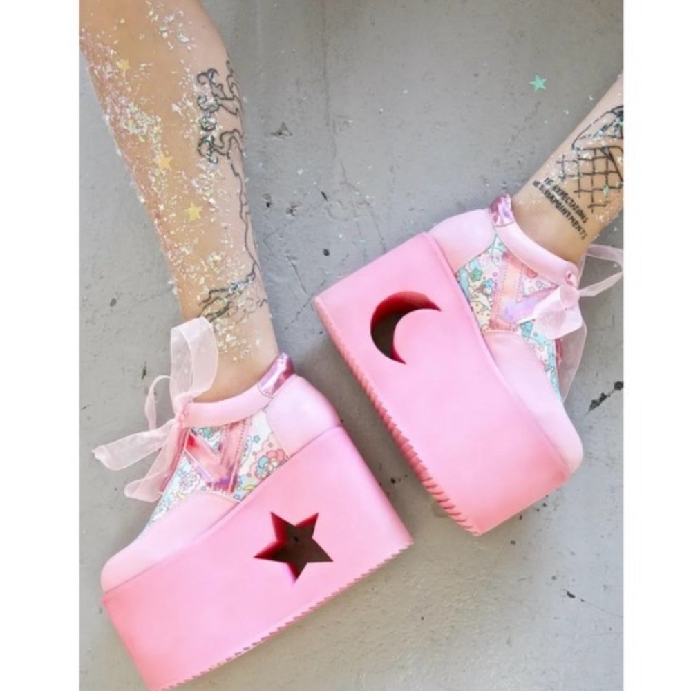 YRU Little Twin Stars Sanrio RARE platforms size 8 - Picture 2 of 12